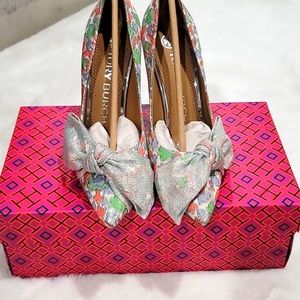 Tory Burch 5.5 Paisley shoes